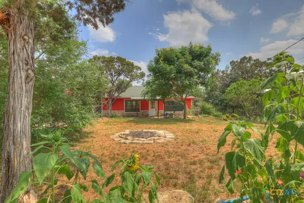 554 Ramblewood DR, Canyon Lake, TX 78133