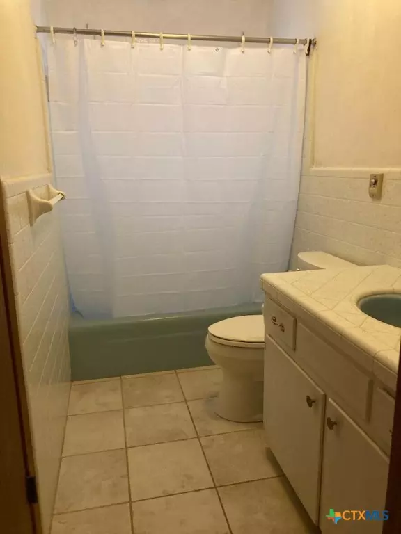 Kingsland, TX 78639,215 Louise AVE