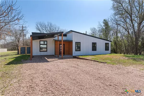 Johnson City, TX 78636,204 N Avenue J