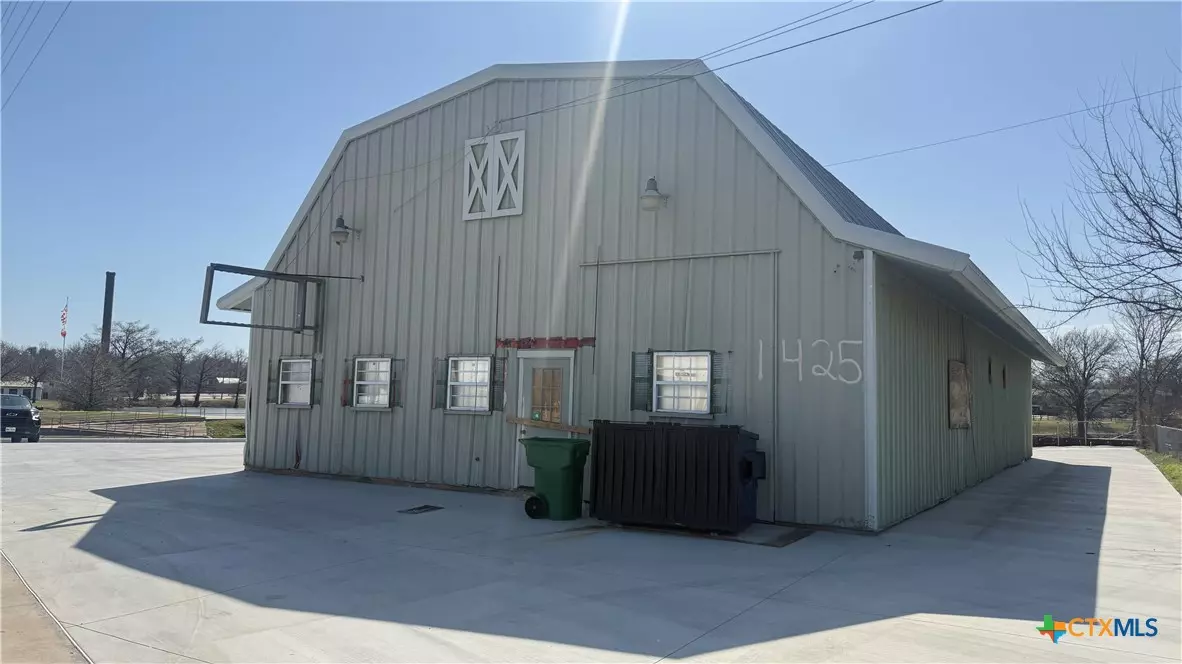 Taylor, TX 76574,1425 N Main ST