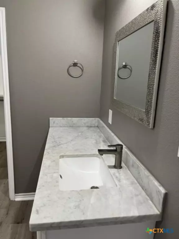 El Campo, TX 77437,615 Hoskins Broadway ST