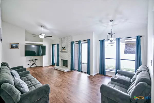 Victoria, TX 77901,212 Planters DR