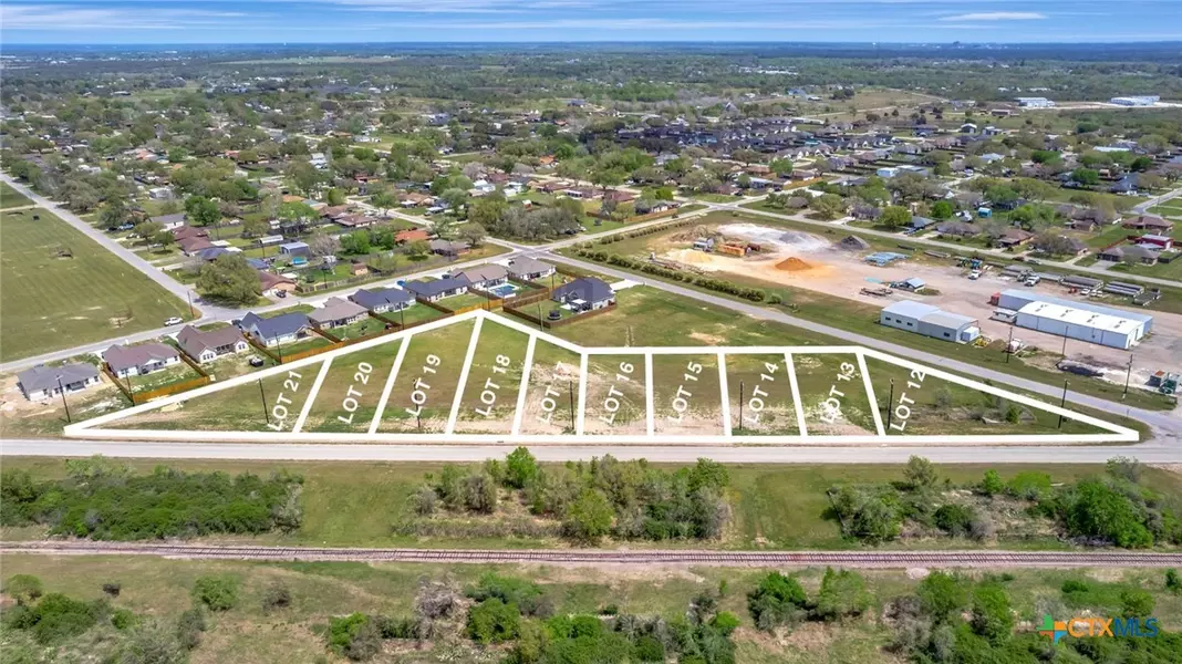 304 Warehouse RD, Victoria, TX 77905