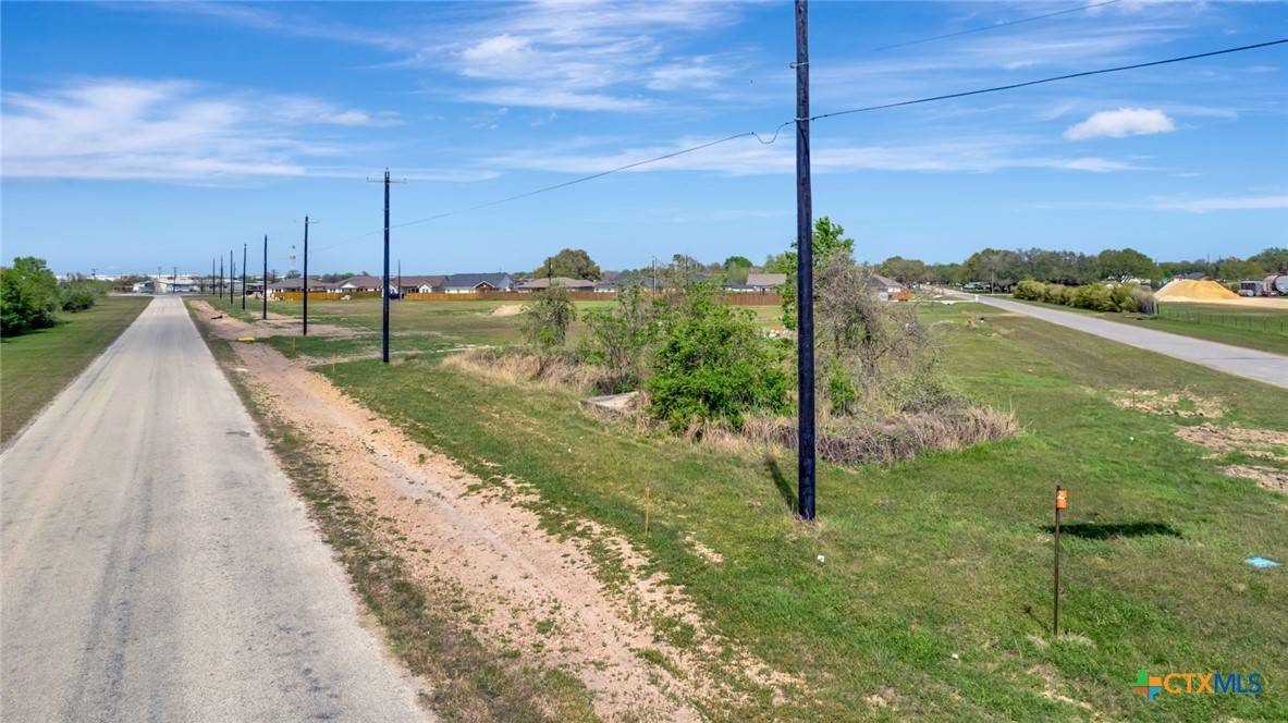 Victoria, TX 77905,304 Warehouse RD