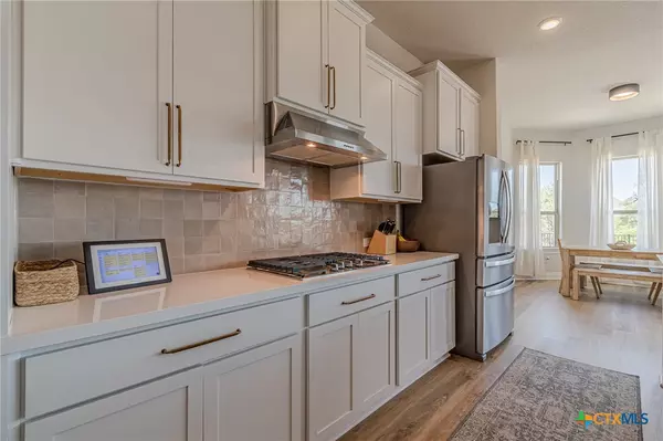 New Braunfels, TX 78132,1527 Honey Brown