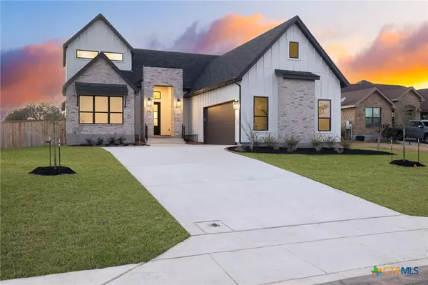 Seguin, TX 78155,632 Oak Creek Pkwy