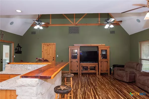 New Braunfels, TX 78132,211 Cambridge DR