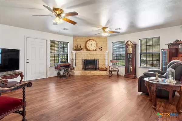 Mcdade, TX 78650,491 Herron TRL