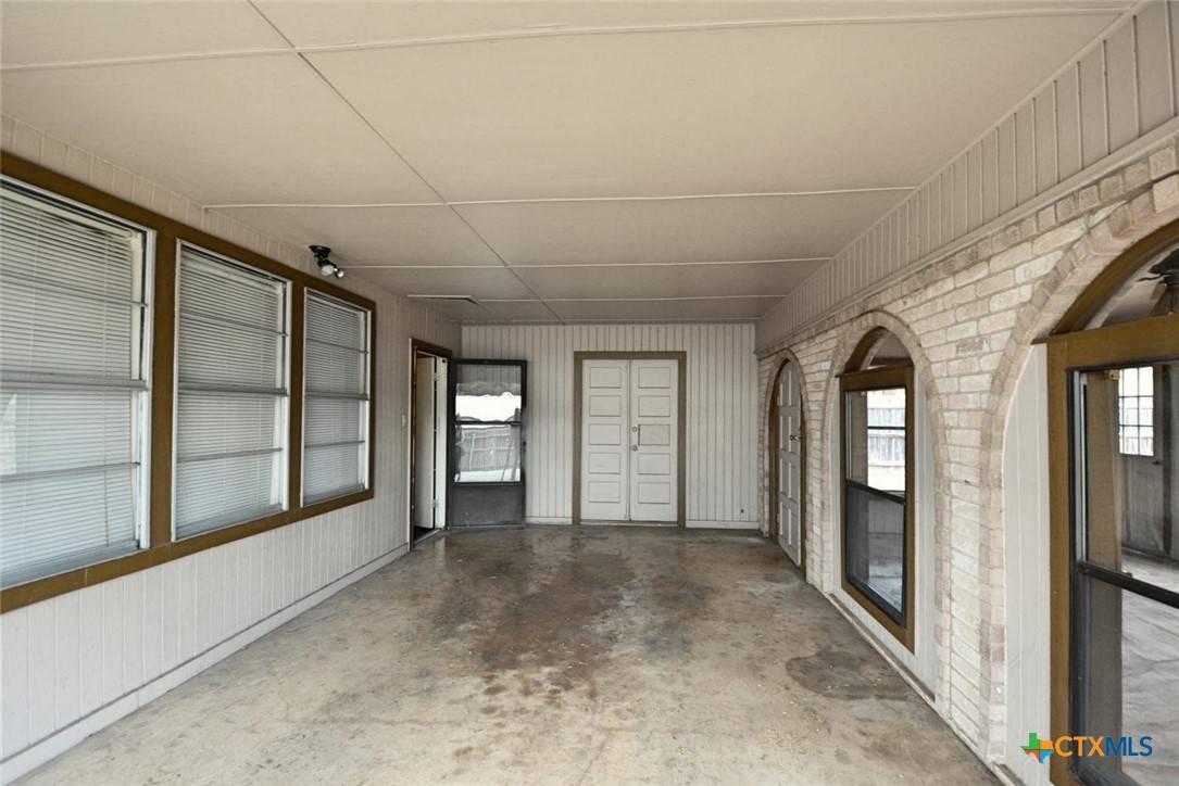 New Braunfels, TX 78130,1274 E Common ST