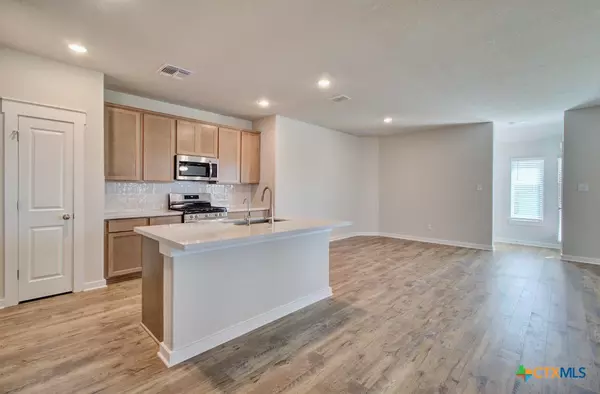 Converse, TX 78109,2514 White Daisy HL