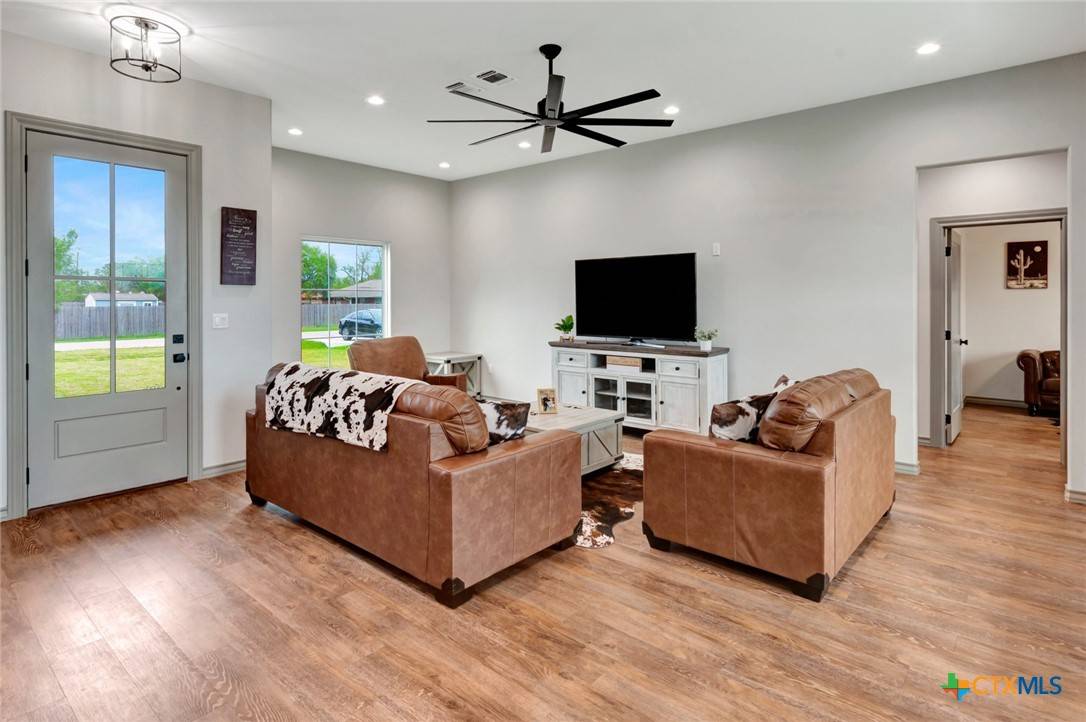 Victoria, TX 77905,305 Turkey LN