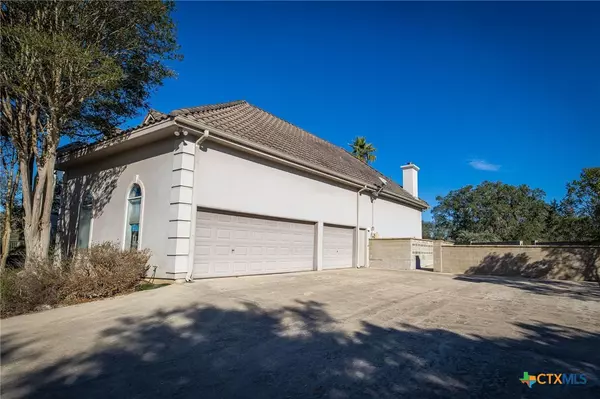 New Braunfels, TX 78132,1001 Riada DR