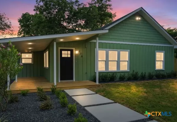 806 21st ST, Hondo, TX 78861