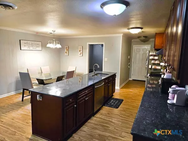 Victoria, TX 77904,2015 Mission DR
