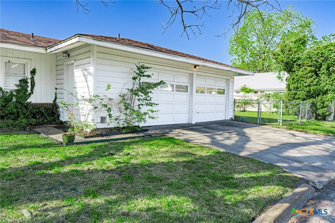 Victoria, TX 77901,1307 N Main ST