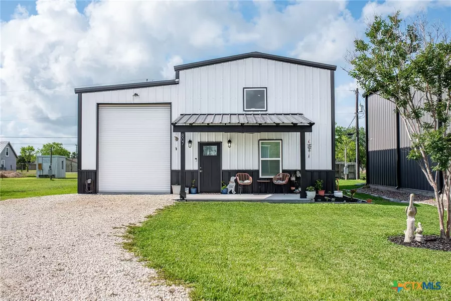 807 W Dallas AVE, Seadrift, TX 77983
