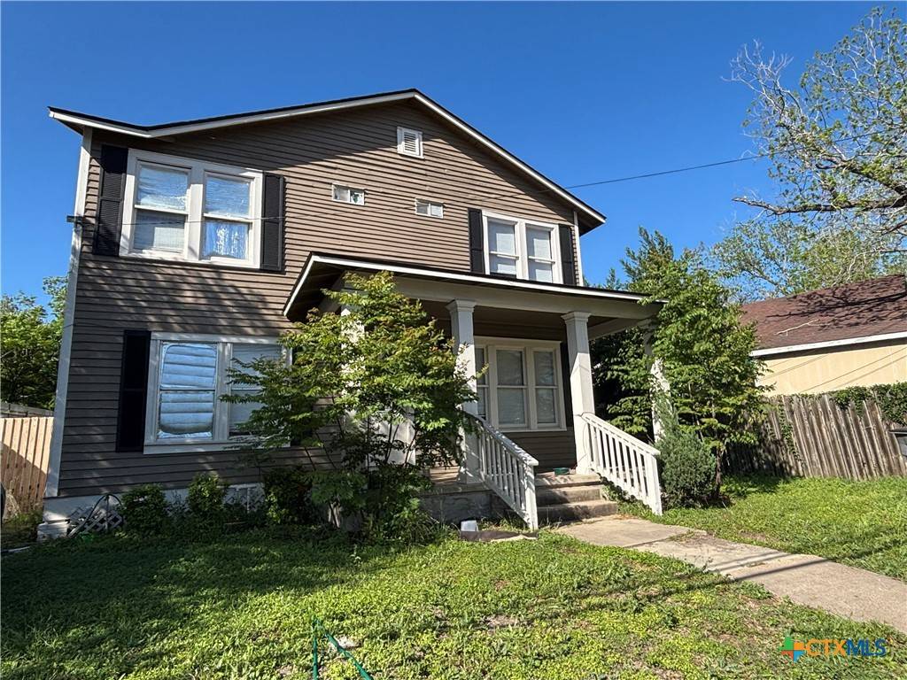 408 E North ST, Victoria, TX 77901
