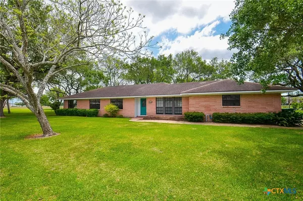 Ganado, TX 77962,203 Marx ST