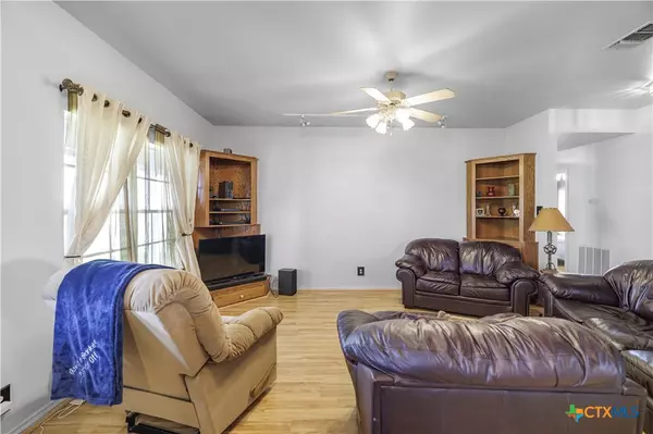 Woodsboro, TX 78393,571 Fm 1360