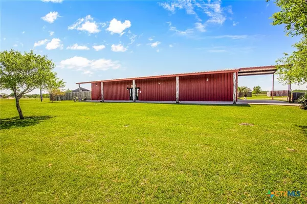 Inez, TX 77968,2683 Old Highway