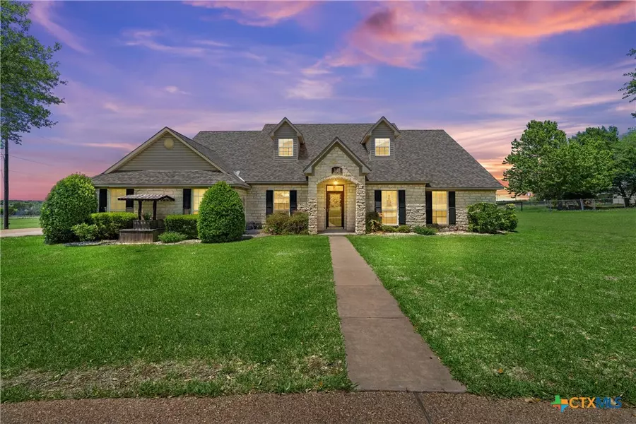 1018 Shilling DR, Elm Mott, TX 76640
