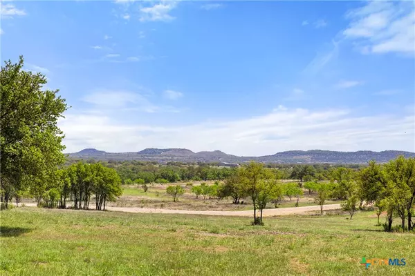 1318-1 Klett Ranch Rd, Johnson City, TX 78636