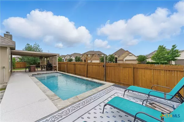 907 Carriage Inn, New Braunfels, TX 78132