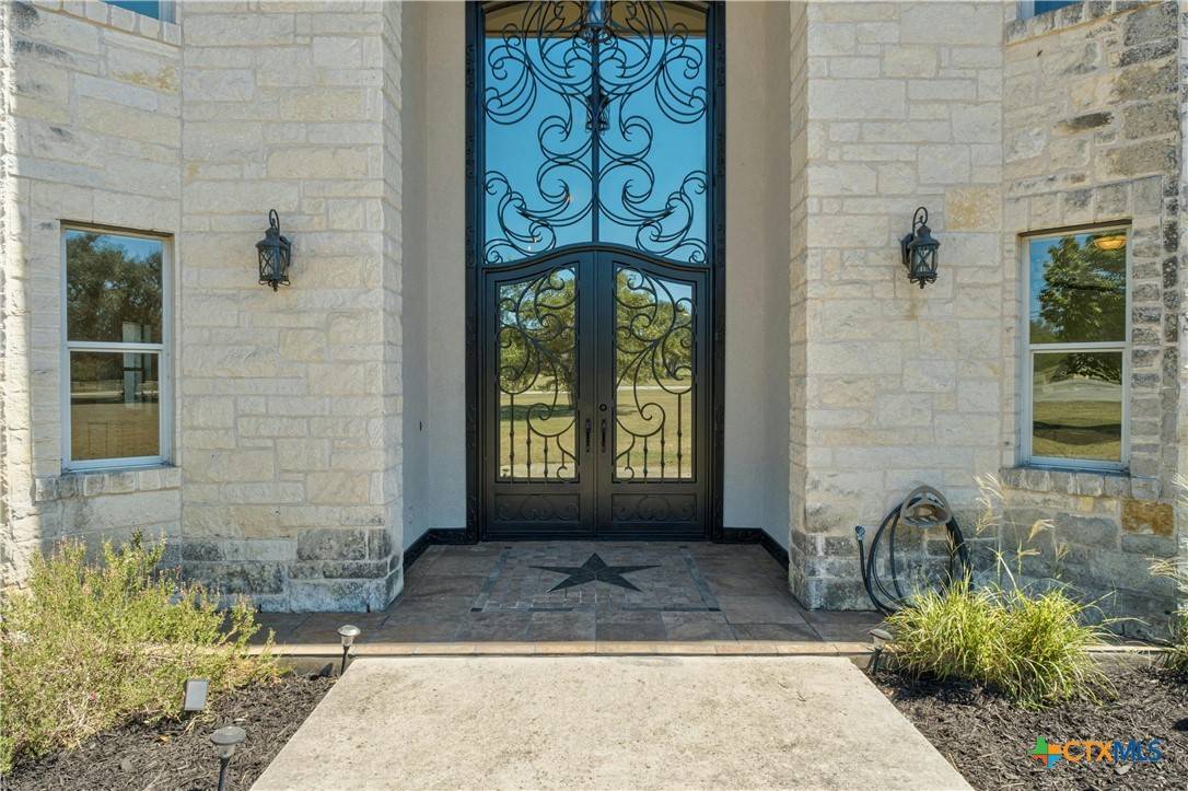 200 Oak Forest DR, Buda, TX 78610