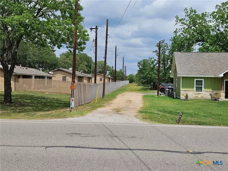 302 San Marcos HWY, Luling, TX 78648