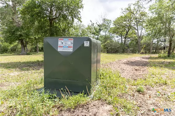 Hallettsville, TX 77964,8689 County Road 132