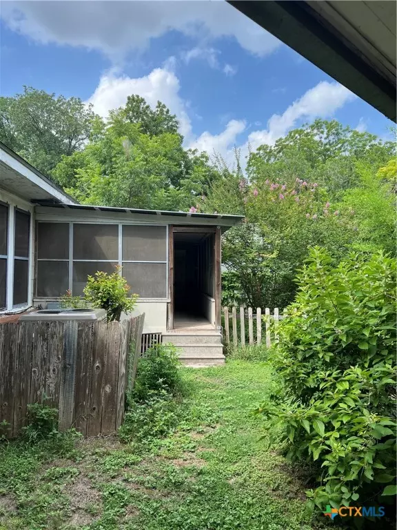 San Marcos, TX 78666,310 Smith LN #A