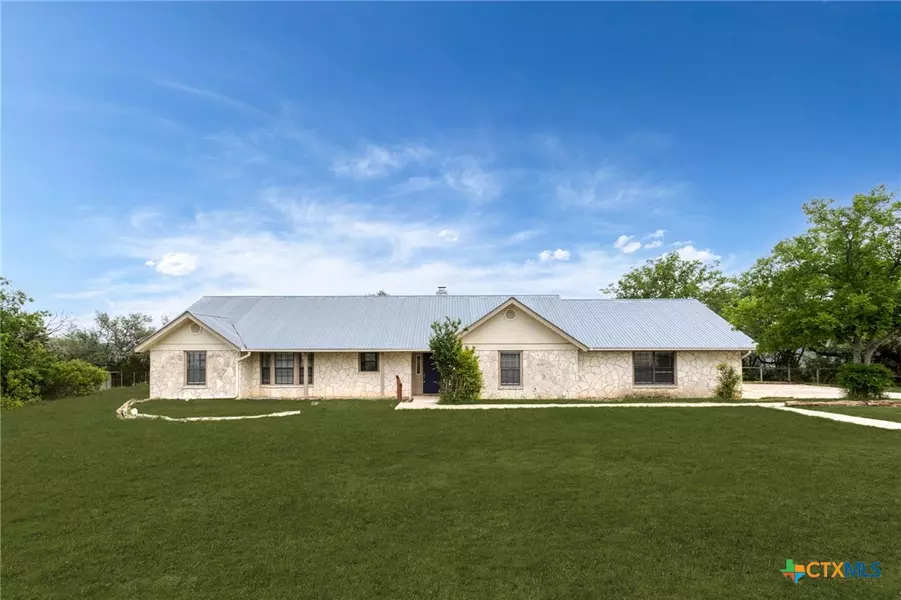 3010 Skyline DR, Canyon Lake, TX 78133