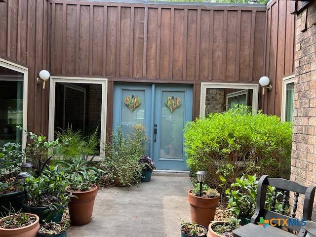 Victoria, TX 77904,6014 Country Club DR