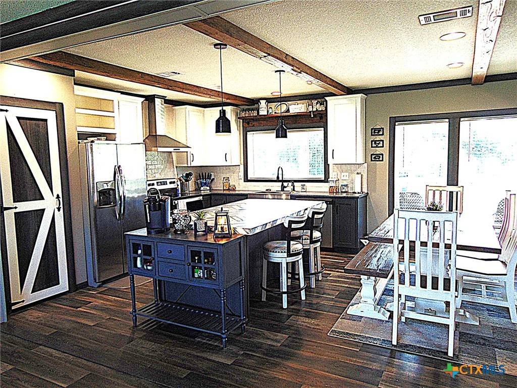Yoakum, TX 77995,1114 Dunn ST