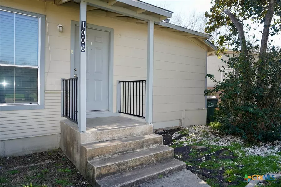 1006/1008 Haynes ST #7, San Marcos, TX 78666