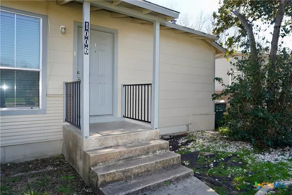 1006/1008 Haynes ST #7, San Marcos, TX 78666