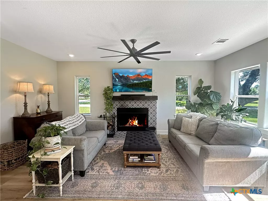 Flatonia, TX 78941,701 S Hudson ST