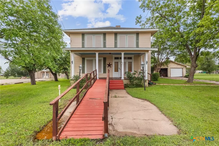 9 S Milam ST, Rogers, TX 76569