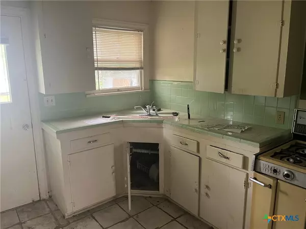 Victoria, TX 77901,406 Lariat LN