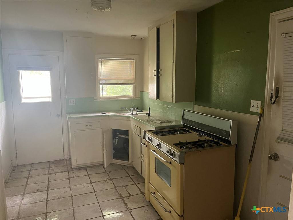 Victoria, TX 77901,406 Lariat LN