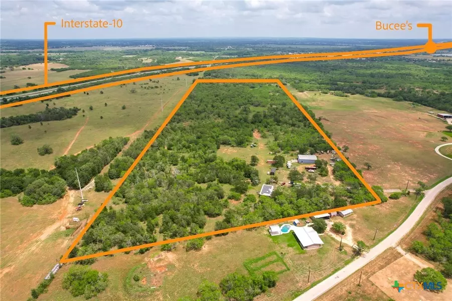 1240 Kelly RD, Luling, TX 78648
