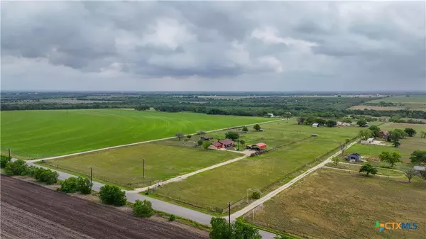 4220 Stapper RD, St Hedwig, TX 78152