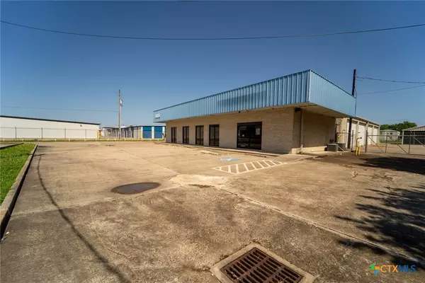 Victoria, TX 77901,1404 E Rio Grande ST