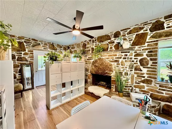 Lampasas, TX 76550,1003 Standifer ST