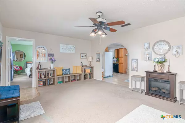 Seguin, TX 78155,926 Zwicke ST