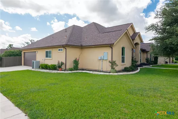 Seguin, TX 78155,647 Oak Creek Pkwy