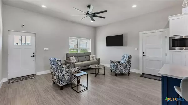 Floresville, TX 78114,209 FM 1344