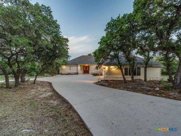 1000 BAMC DR, Canyon Lake, TX 78133