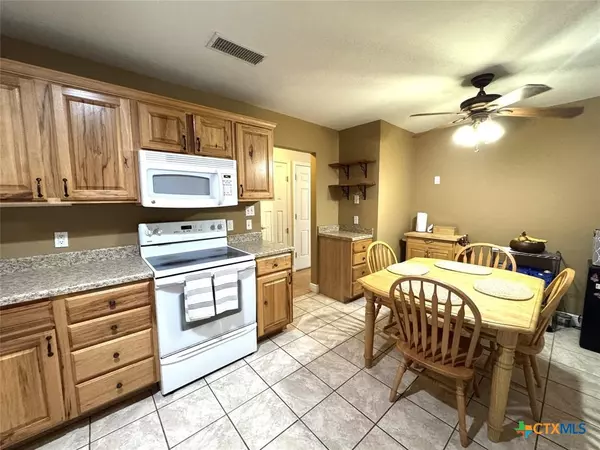 Luling, TX 78648,305 Ivy AVE