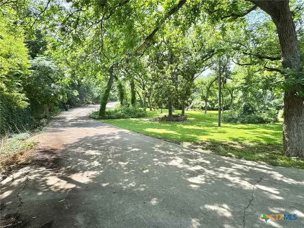 Temple, TX 76504,3221 W Avenue R